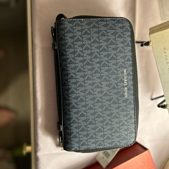 Micheal Kors Logo Smartphone Wallet ADMRL/PLBLUE - Picture 11 of 12